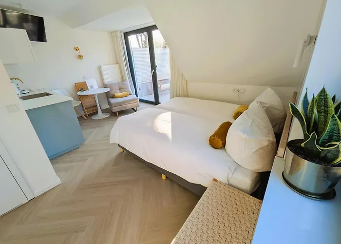 Maritim Mit Grosszügigen Balkon Freier Strassenparken Apartment