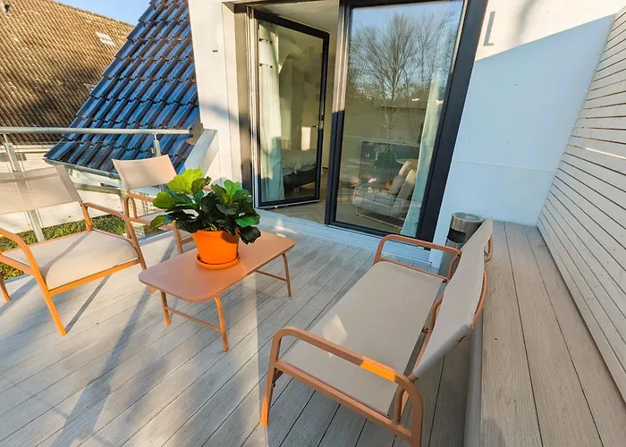 Maritim Mit Grosszügigen Balkon Freier Strassenparken *