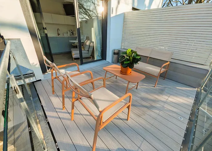 Maritim Mit Grosszügigen Balkon Freier Strassenparken Apartment Hamburg