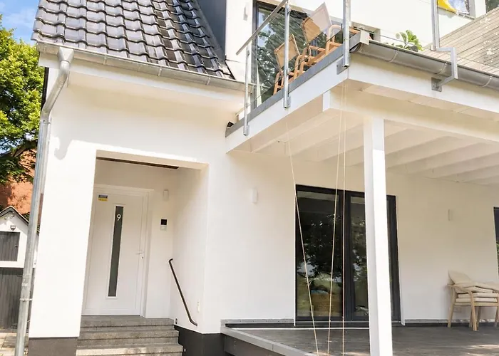 Maritim Mit Grosszügigen Balkon Freier Strassenparken